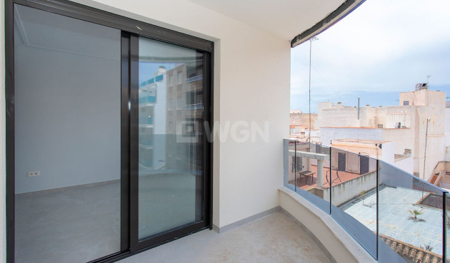 Odsprzedaż - Mieszkanie w bloku - Torrevieja - Costa Blanca