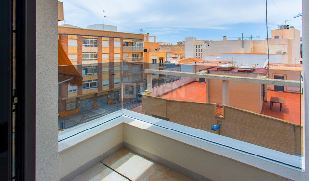 Odsprzedaż - Mieszkanie w bloku - Torrevieja - Costa Blanca
