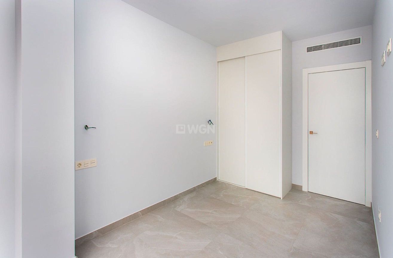 Odsprzedaż - Mieszkanie w bloku - Torrevieja - Costa Blanca