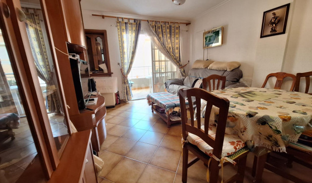 Odsprzedaż - Mieszkanie w bloku - Torrevieja - Playa de los Locos