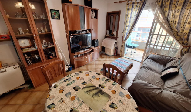 Odsprzedaż - Mieszkanie w bloku - Torrevieja - Playa de los Locos