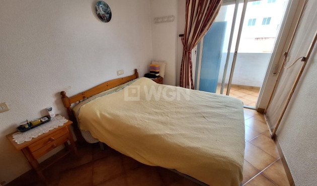 Odsprzedaż - Mieszkanie w bloku - Torrevieja - Playa de los Locos