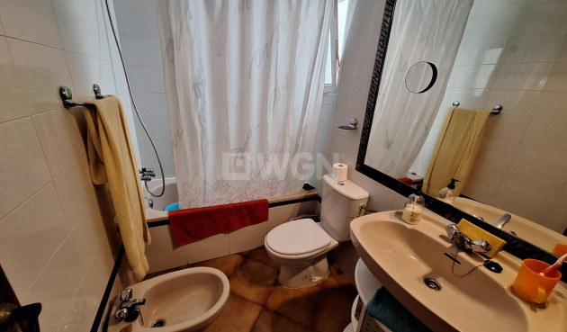 Odsprzedaż - Mieszkanie w bloku - Torrevieja - Playa de los Locos