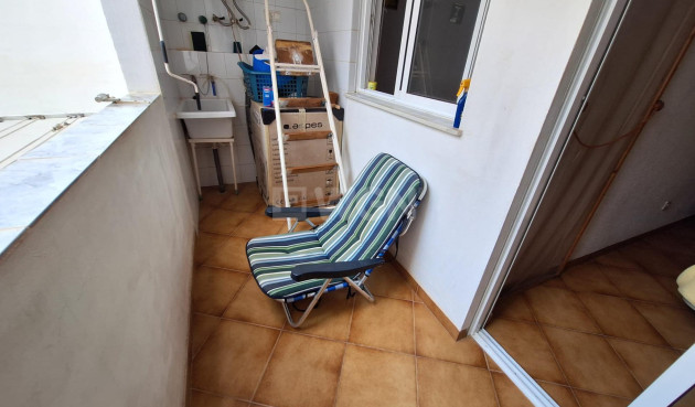 Odsprzedaż - Mieszkanie w bloku - Torrevieja - Playa de los Locos