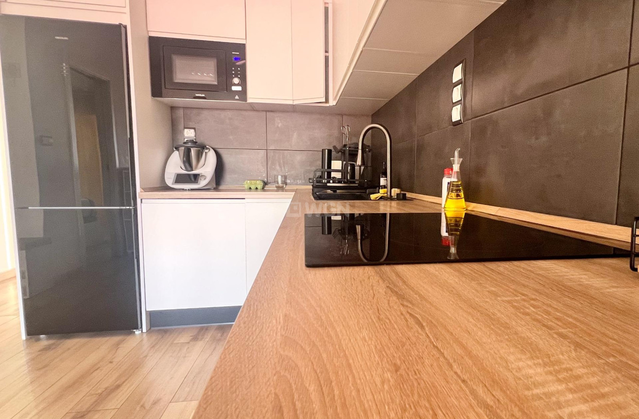 Odsprzedaż - Mieszkanie w bloku - Torrevieja - La Veleta