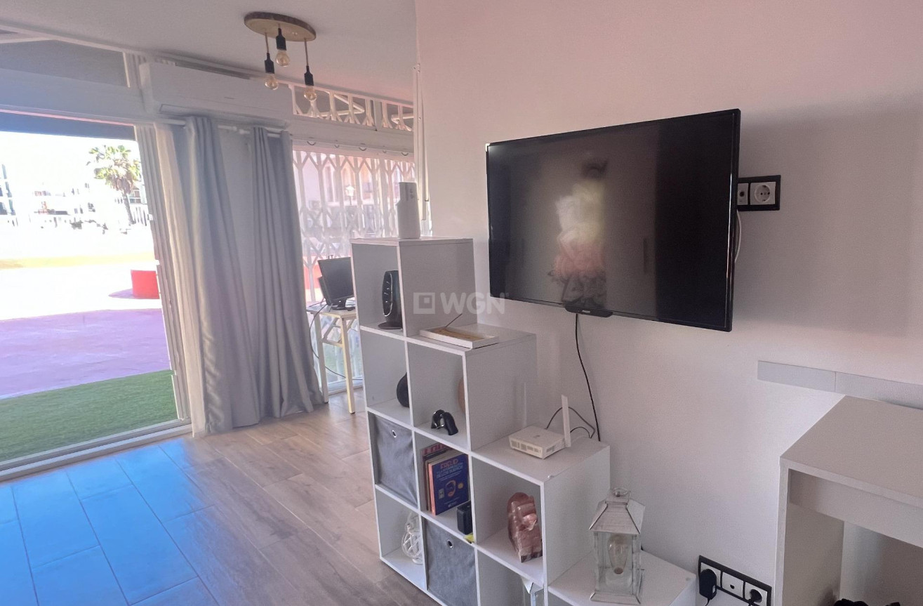 Odsprzedaż - Mieszkanie w bloku - Torrevieja - La Veleta