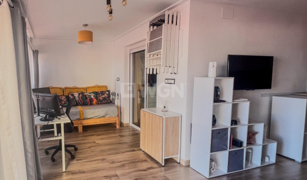 Odsprzedaż - Mieszkanie w bloku - Torrevieja - La Veleta
