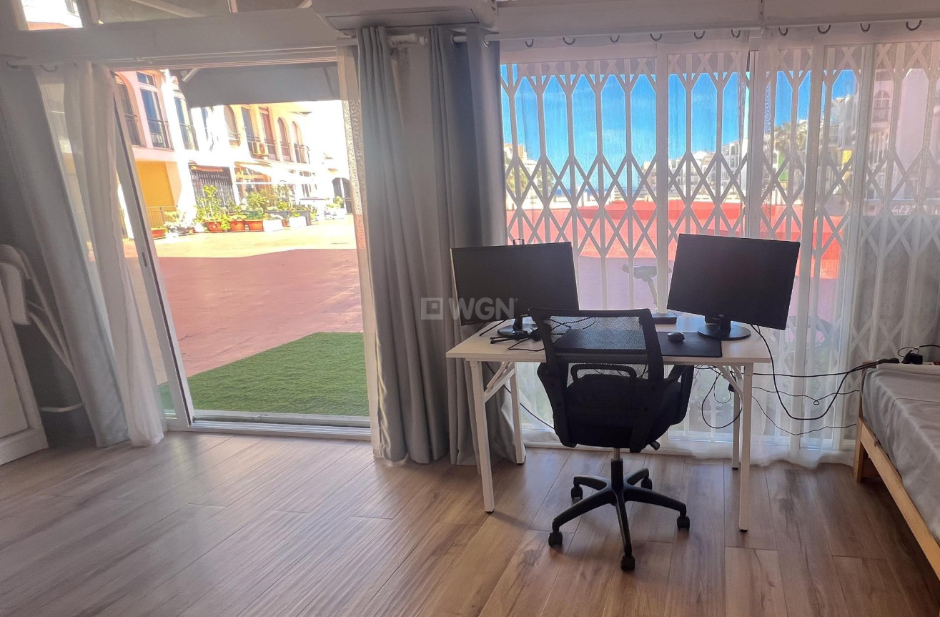 Odsprzedaż - Mieszkanie w bloku - Torrevieja - La Veleta