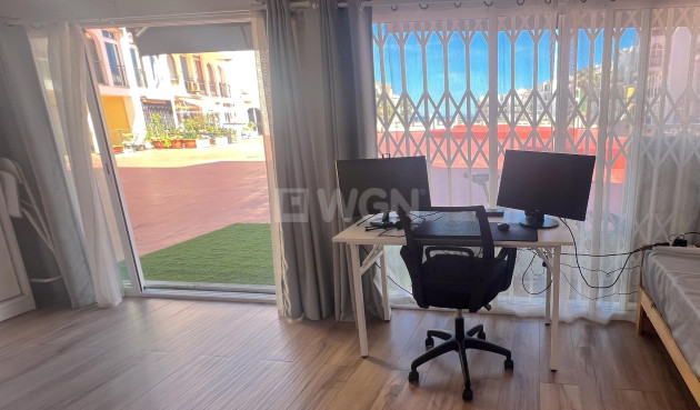 Odsprzedaż - Mieszkanie w bloku - Torrevieja - La Veleta