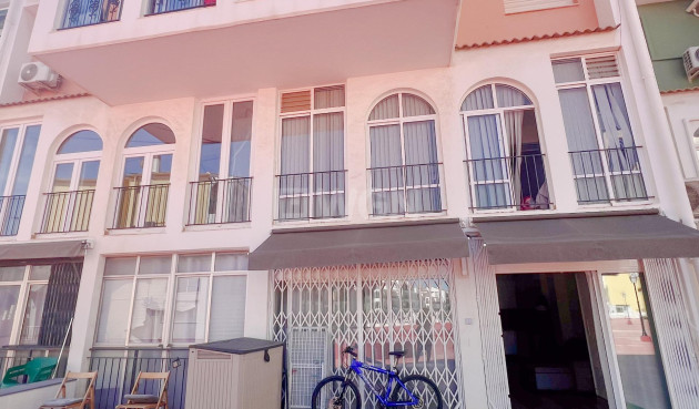 Odsprzedaż - Mieszkanie w bloku - Torrevieja - La Veleta