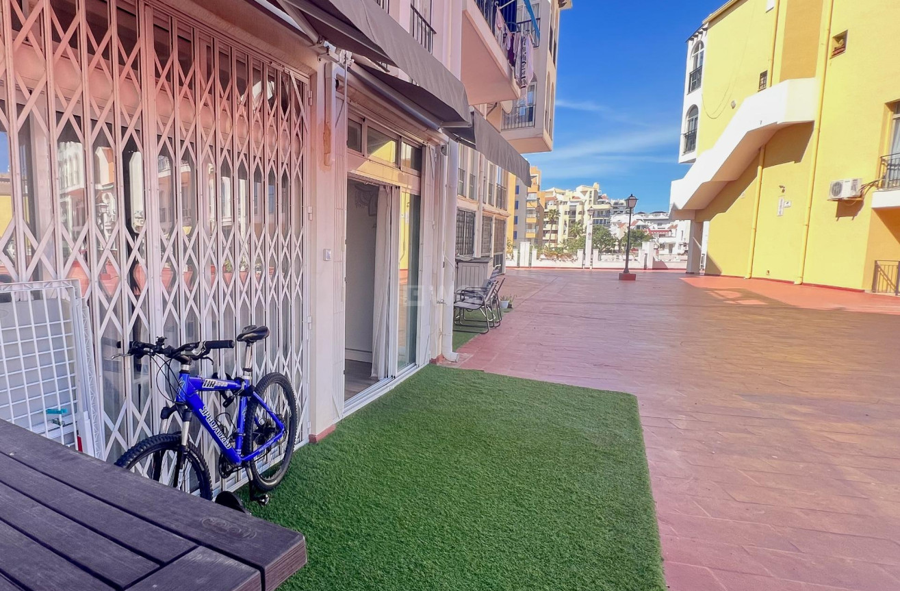 Odsprzedaż - Mieszkanie w bloku - Torrevieja - La Veleta