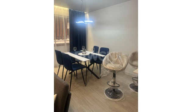 Odsprzedaż - Mieszkanie w bloku - Torrevieja - El Acequión - Los Náufragos