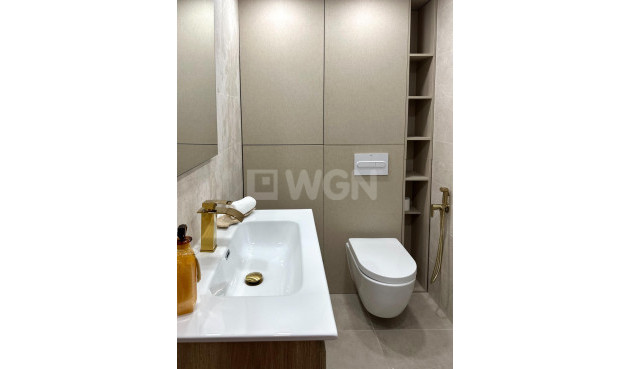 Odsprzedaż - Mieszkanie w bloku - Torrevieja - El Acequión - Los Náufragos