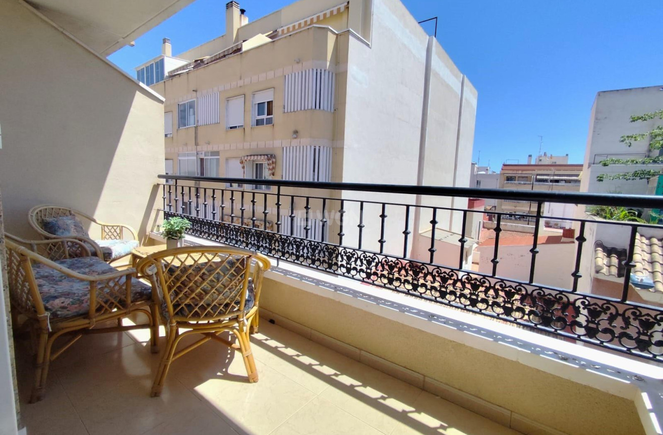 Odsprzedaż - Mieszkanie w bloku - Torrevieja - Centro