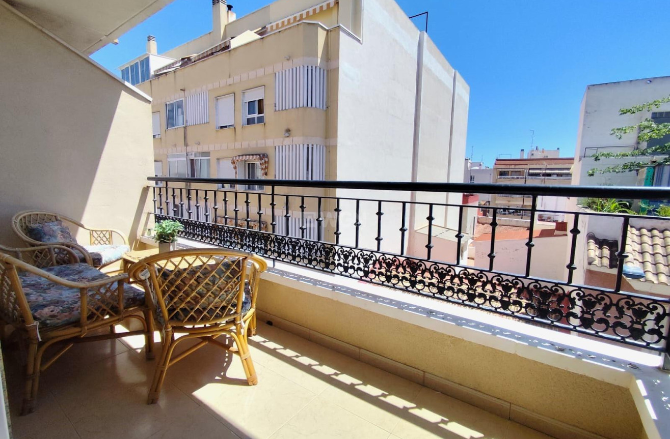 Odsprzedaż - Mieszkanie w bloku - Torrevieja - Centro