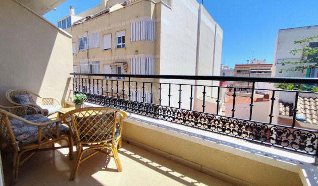 Odsprzedaż - Mieszkanie w bloku - Torrevieja - Centro