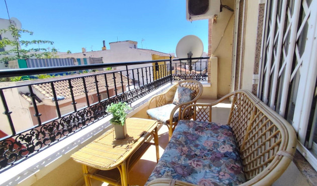Odsprzedaż - Mieszkanie w bloku - Torrevieja - Centro