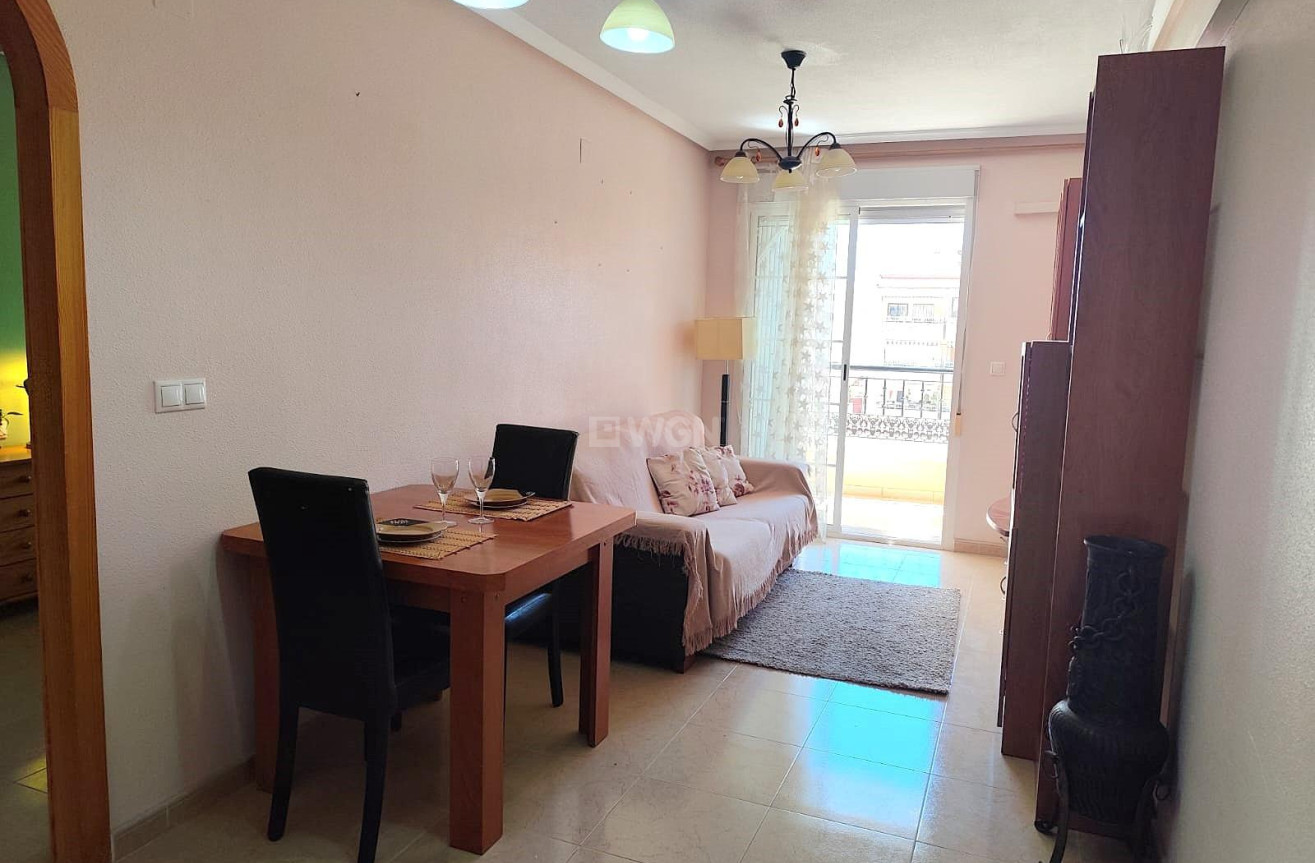 Odsprzedaż - Mieszkanie w bloku - Torrevieja - Centro