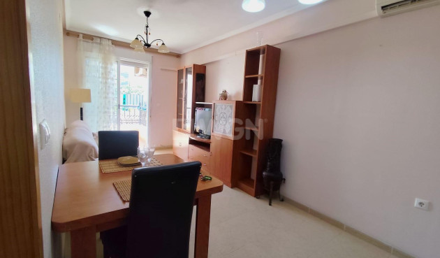 Odsprzedaż - Mieszkanie w bloku - Torrevieja - Centro