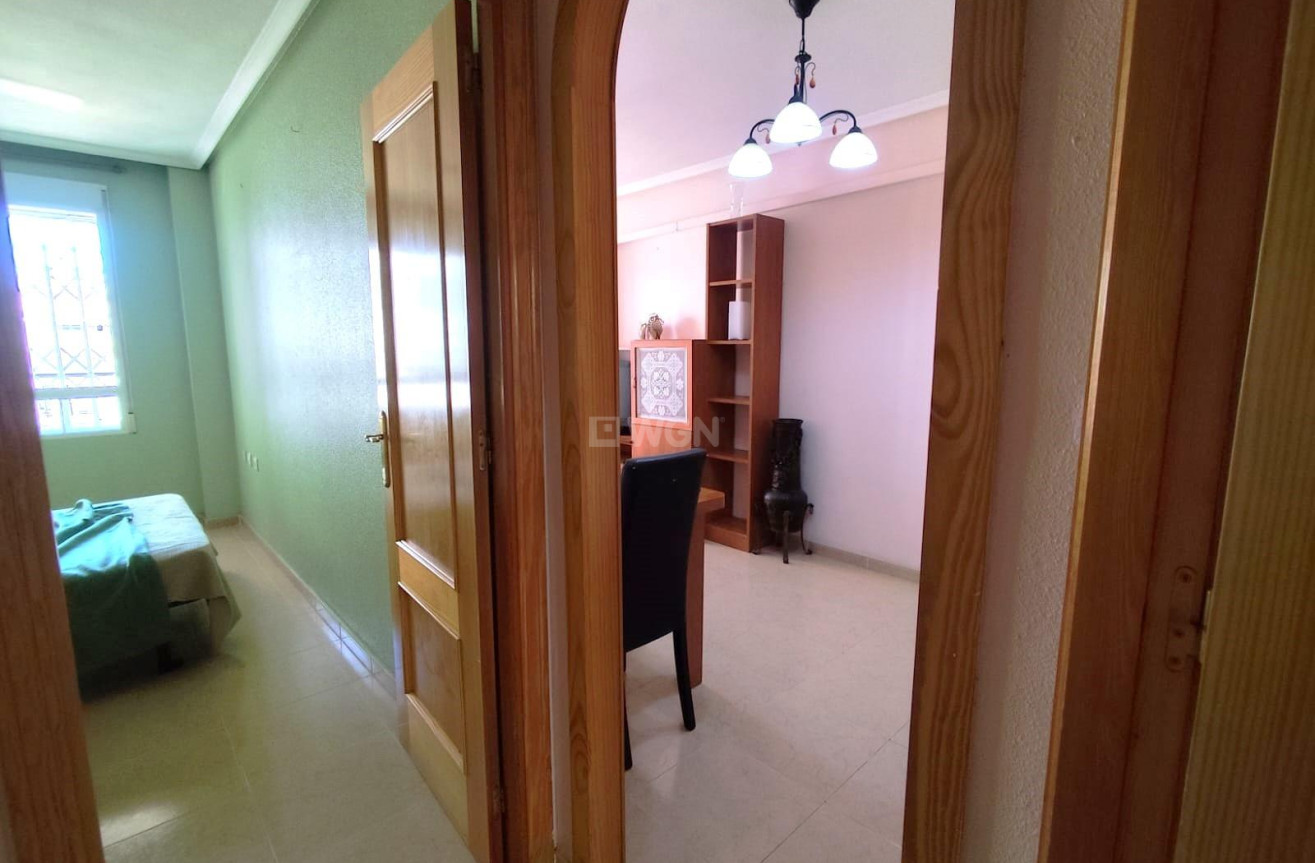 Odsprzedaż - Mieszkanie w bloku - Torrevieja - Centro
