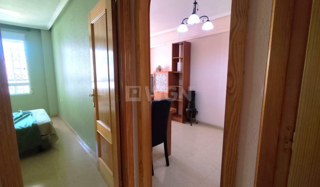 Odsprzedaż - Mieszkanie w bloku - Torrevieja - Centro