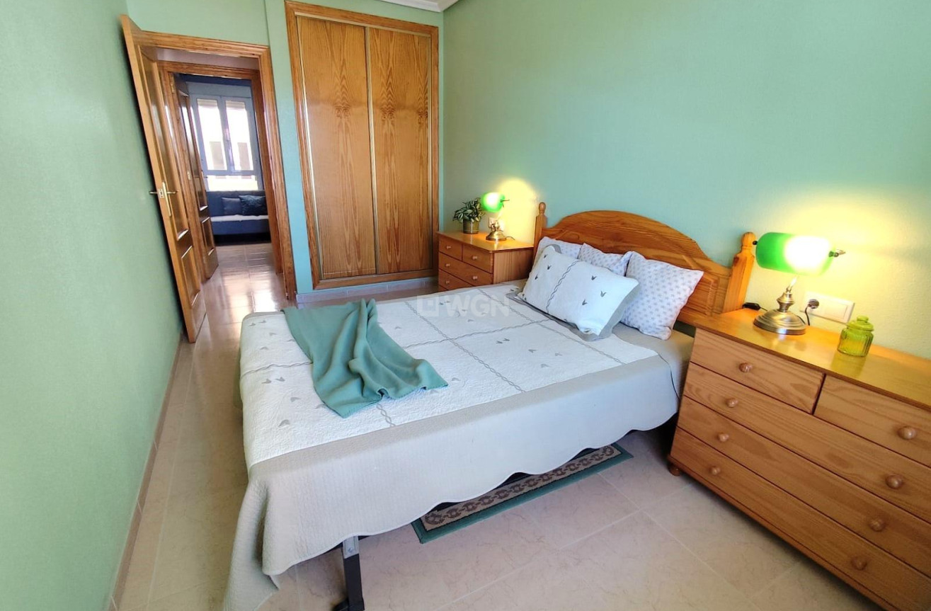 Odsprzedaż - Mieszkanie w bloku - Torrevieja - Centro