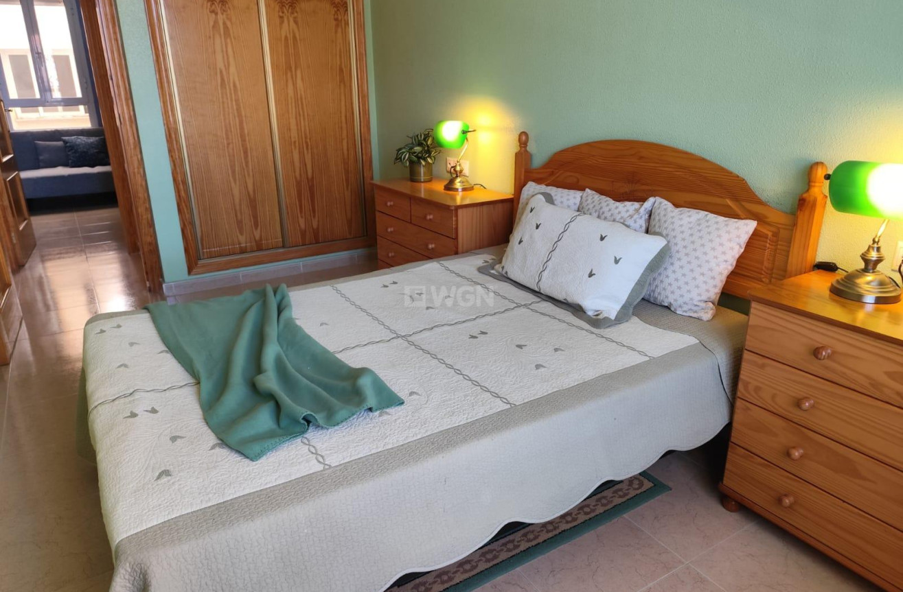 Odsprzedaż - Mieszkanie w bloku - Torrevieja - Centro