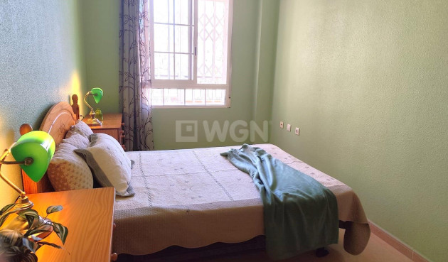 Odsprzedaż - Mieszkanie w bloku - Torrevieja - Centro