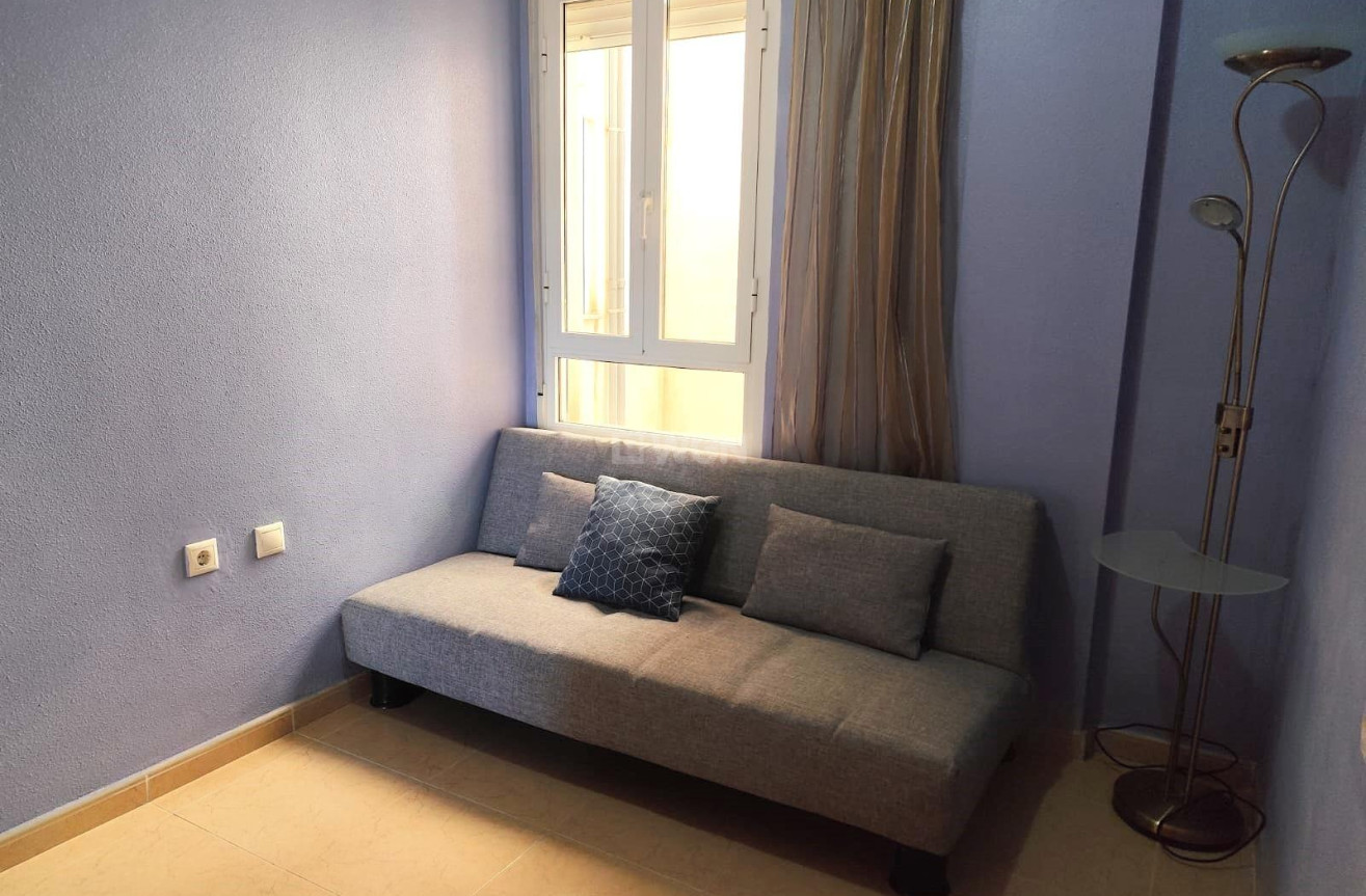 Odsprzedaż - Mieszkanie w bloku - Torrevieja - Centro