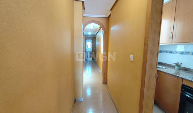 Odsprzedaż - Mieszkanie w bloku - Torrevieja - Centro