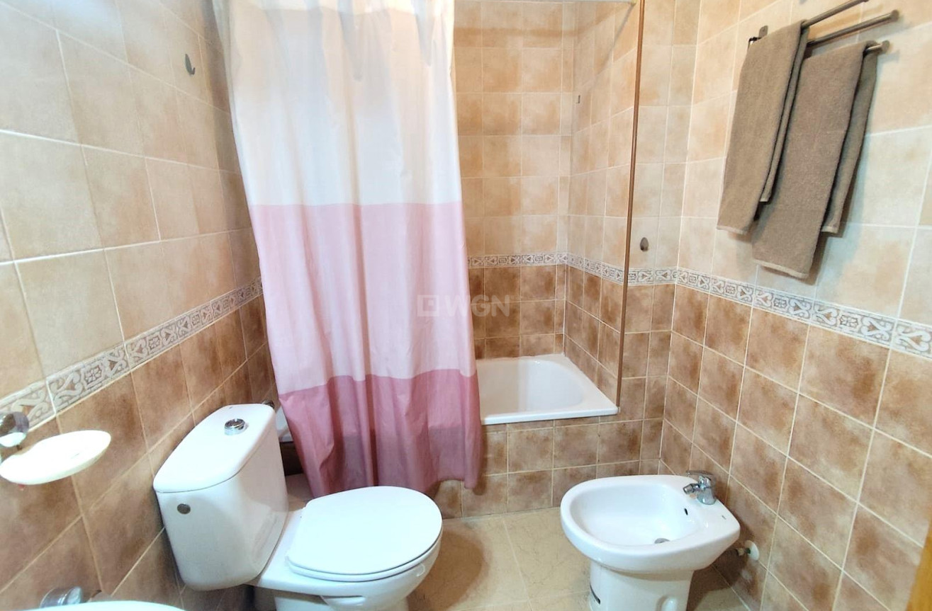 Odsprzedaż - Mieszkanie w bloku - Torrevieja - Centro