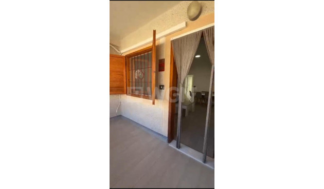 Odsprzedaż - Mieszkanie w bloku - Torrevieja - Acequion