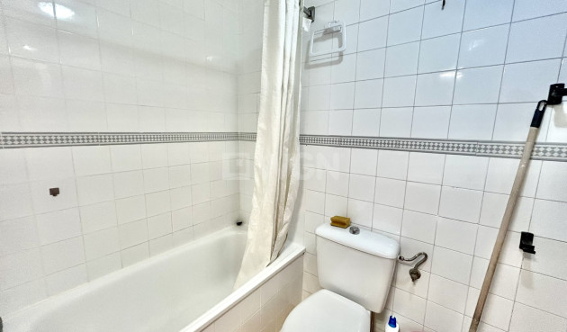 Odsprzedaż - Mieszkanie w bloku - Torrevieja - Costa Blanca