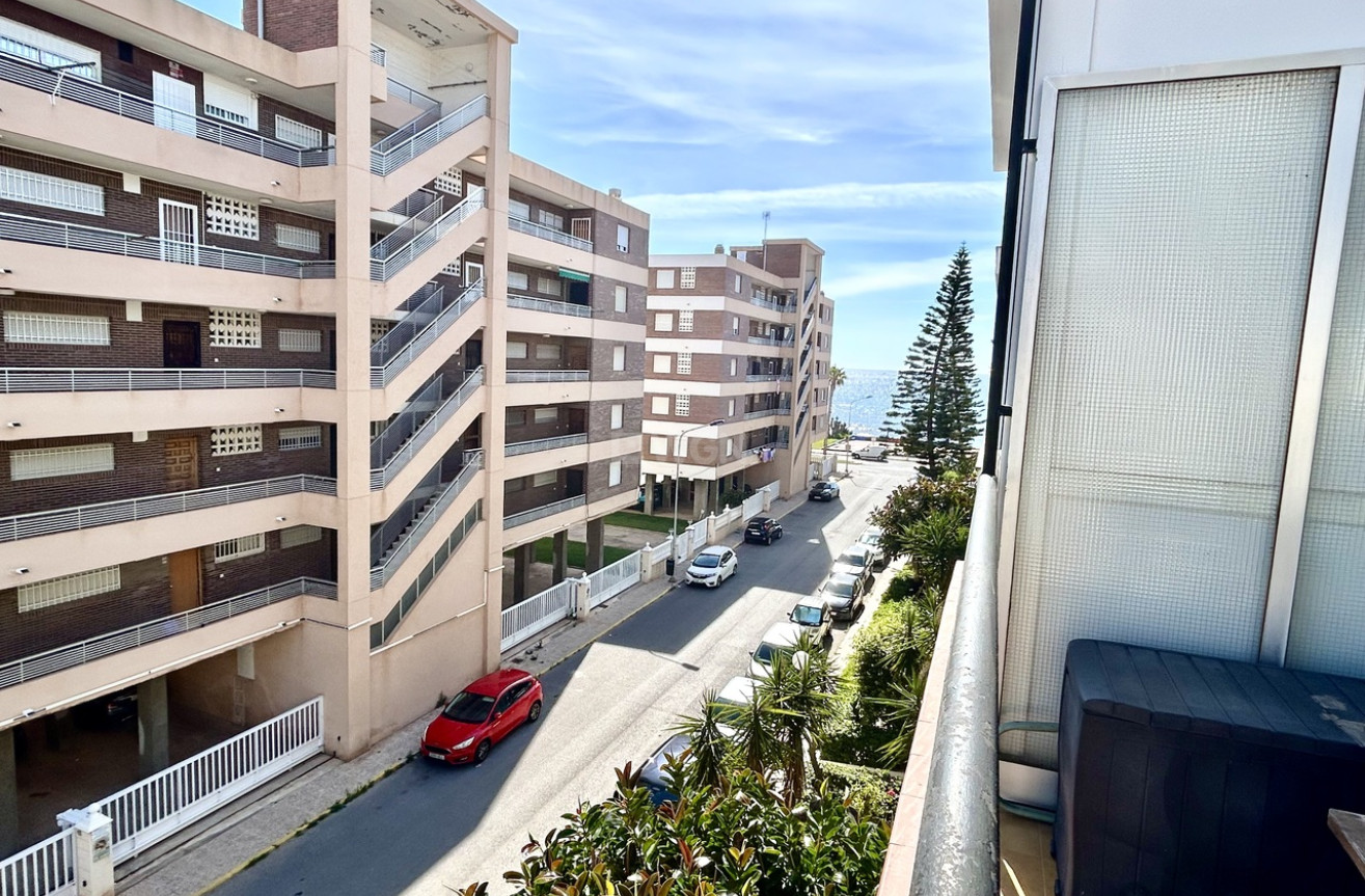Odsprzedaż - Mieszkanie w bloku - Torrevieja - Costa Blanca