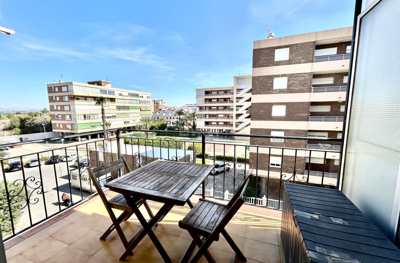 Odsprzedaż - Mieszkanie w bloku - Torrevieja - Costa Blanca
