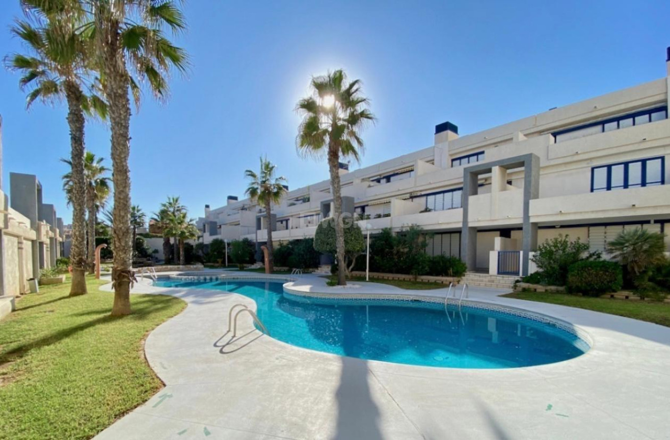 Odsprzedaż - Mieszkanie w bloku - Torrevieja - Torre La Mata