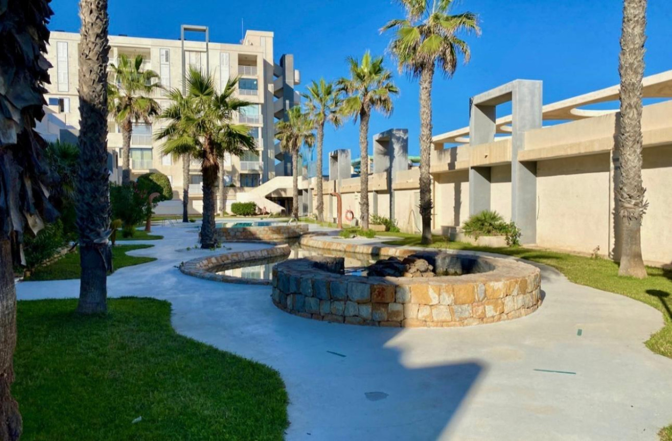 Odsprzedaż - Mieszkanie w bloku - Torrevieja - Torre La Mata