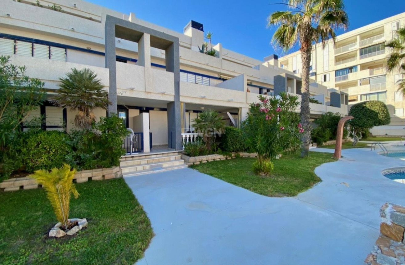Odsprzedaż - Mieszkanie w bloku - Torrevieja - Torre La Mata