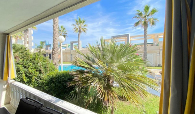 Odsprzedaż - Mieszkanie w bloku - Torrevieja - Torre La Mata