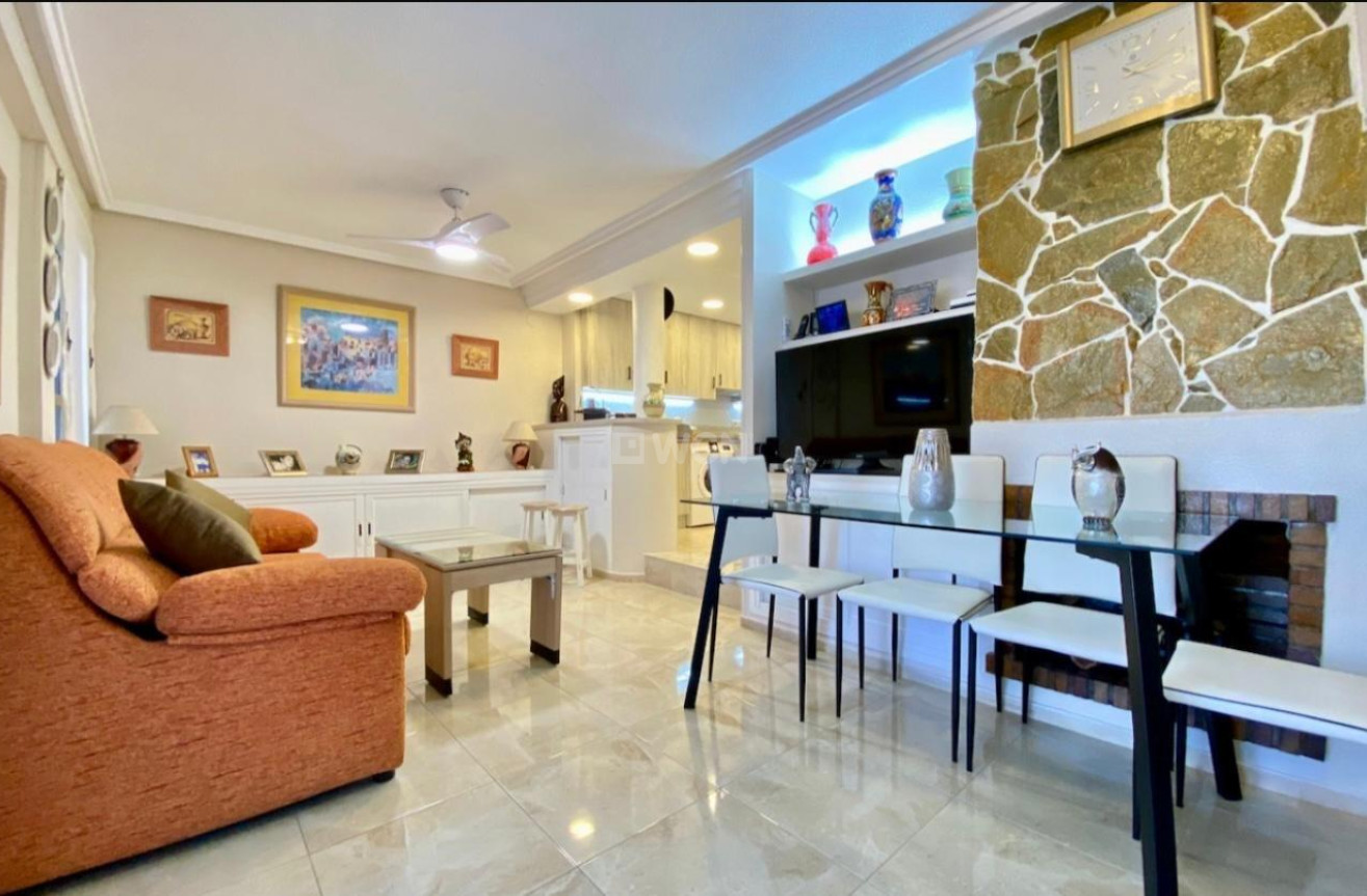Odsprzedaż - Mieszkanie w bloku - Torrevieja - Torre La Mata