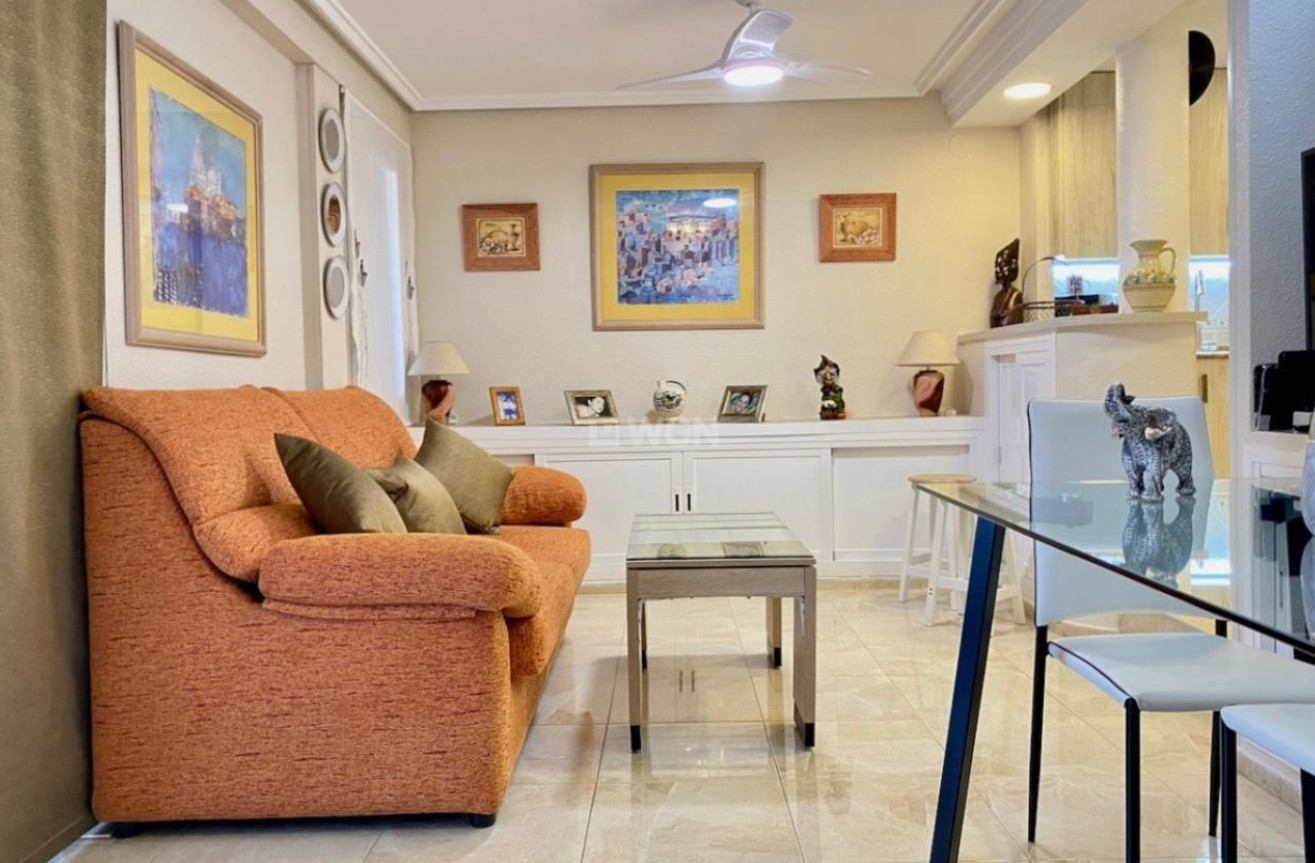 Odsprzedaż - Mieszkanie w bloku - Torrevieja - Torre La Mata