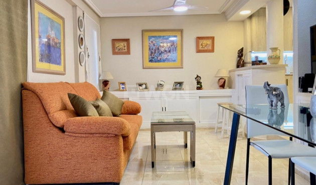 Odsprzedaż - Mieszkanie w bloku - Torrevieja - Torre La Mata