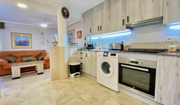 Odsprzedaż - Mieszkanie w bloku - Torrevieja - Torre La Mata