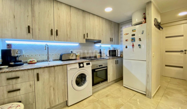 Odsprzedaż - Mieszkanie w bloku - Torrevieja - Torre La Mata
