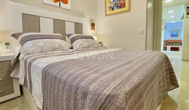 Odsprzedaż - Mieszkanie w bloku - Torrevieja - Torre La Mata