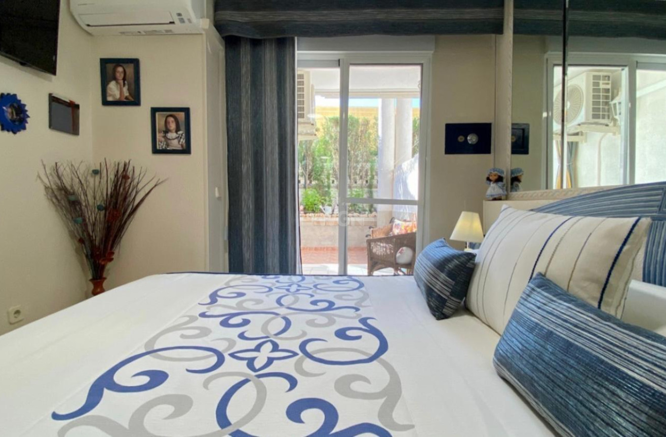 Odsprzedaż - Mieszkanie w bloku - Torrevieja - Torre La Mata