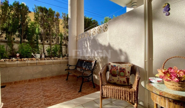 Odsprzedaż - Mieszkanie w bloku - Torrevieja - Torre La Mata