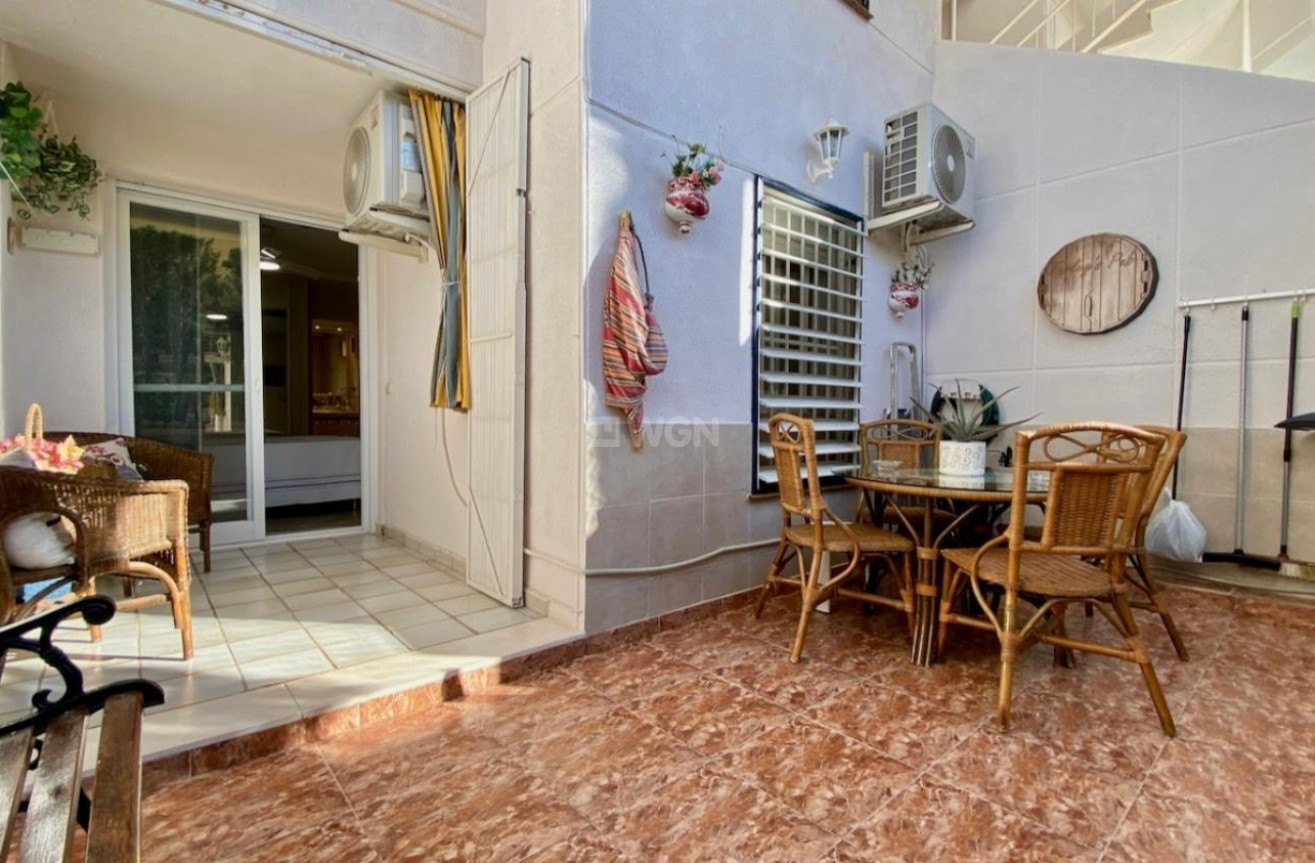 Odsprzedaż - Mieszkanie w bloku - Torrevieja - Torre La Mata