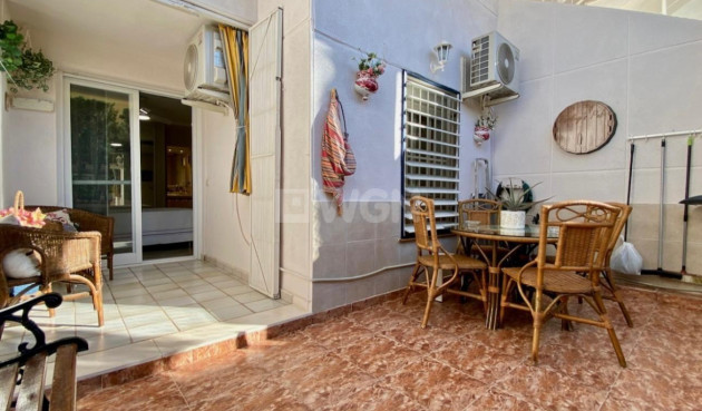 Odsprzedaż - Mieszkanie w bloku - Torrevieja - Torre La Mata