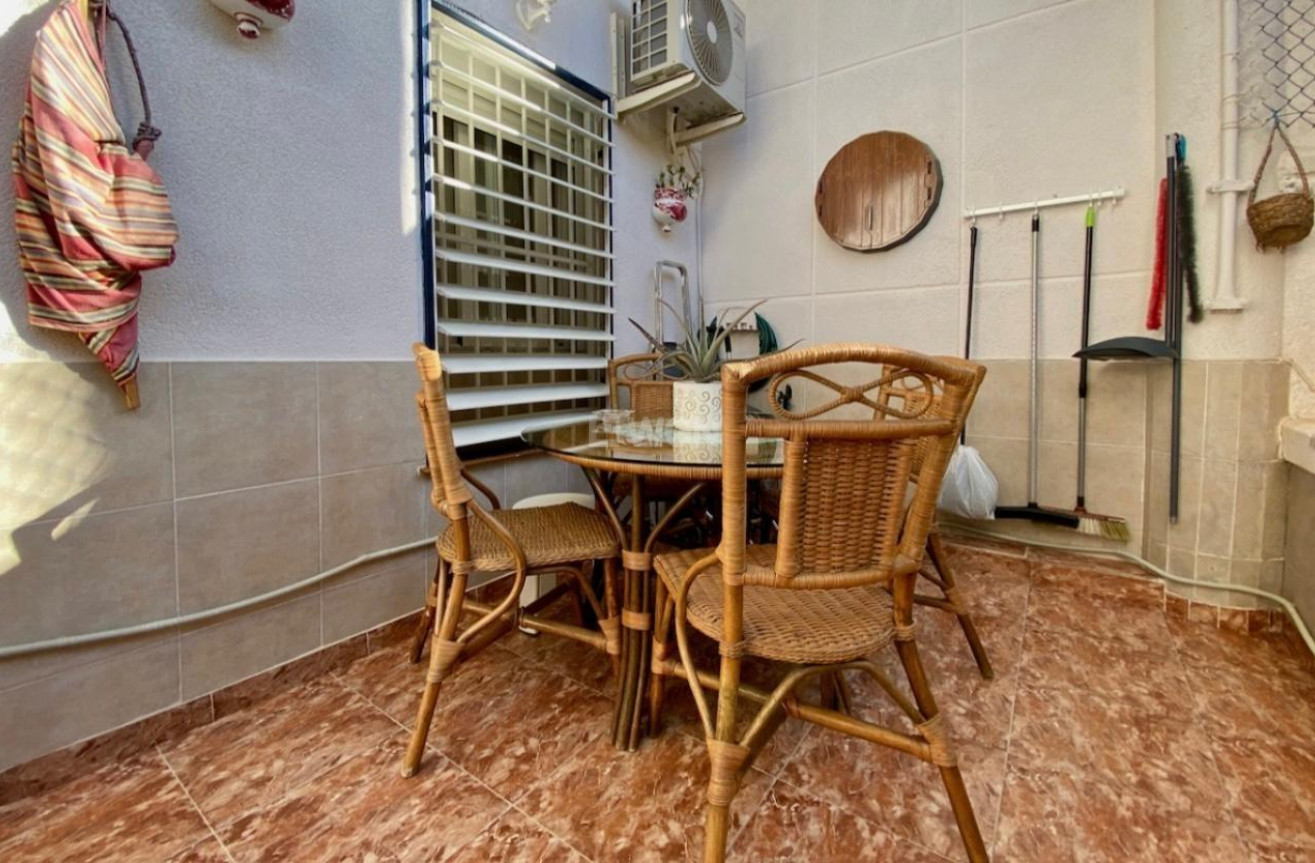 Odsprzedaż - Mieszkanie w bloku - Torrevieja - Torre La Mata